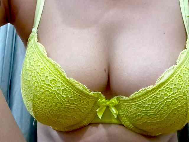 Nidhilove webcam