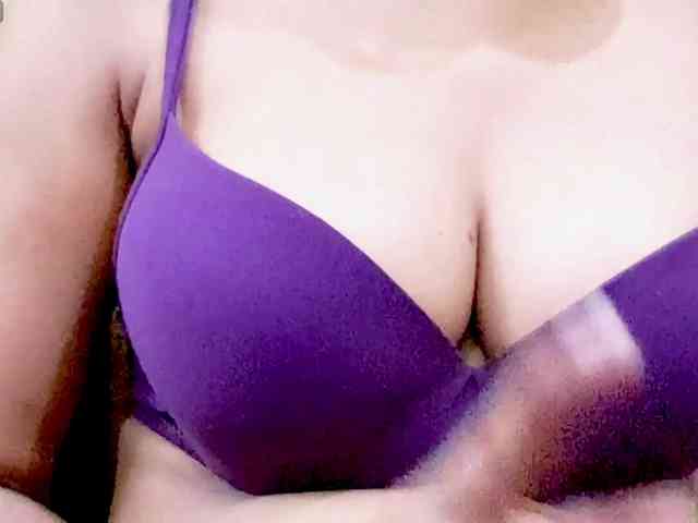 Nidhilove webcam
