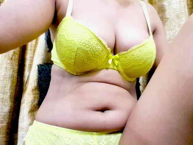 Nidhilove webcam