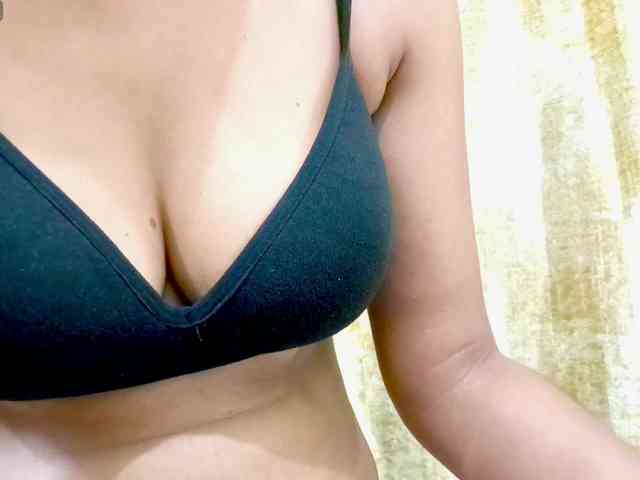 Nidhilove webcam