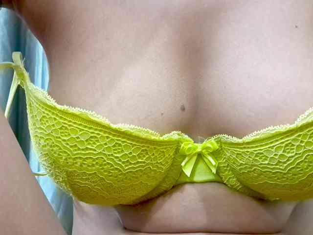 Nidhilove webcam