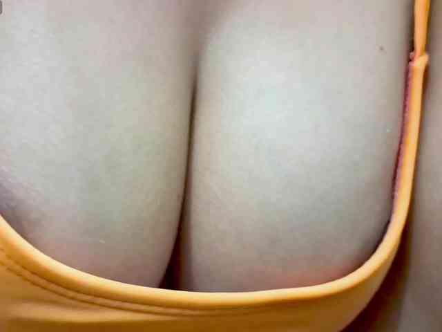 Nidhilove webcam