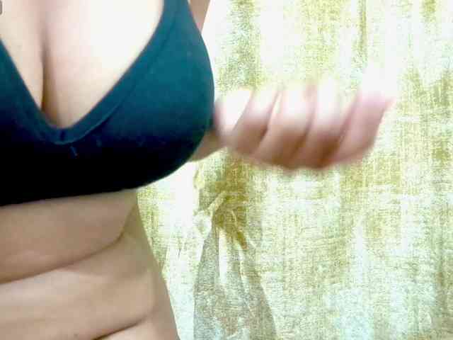 Nidhilove webcam