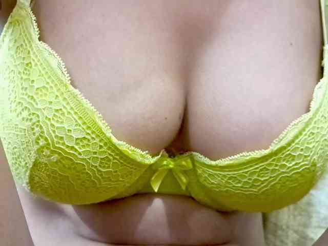 Nidhilove webcam