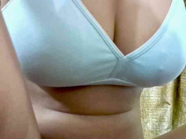 Nidhilove webcam