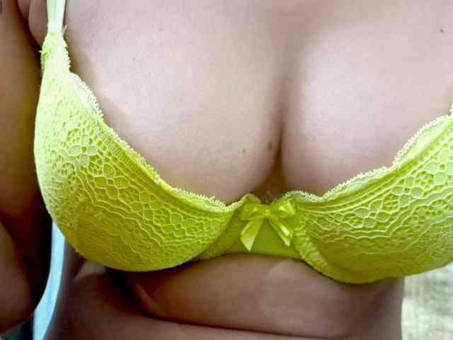 Nidhilove webcam