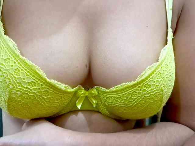 Nidhilove webcam