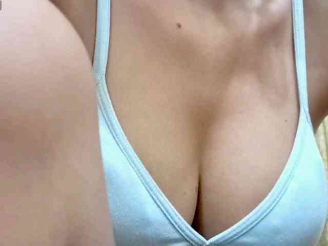 Nidhilove webcam