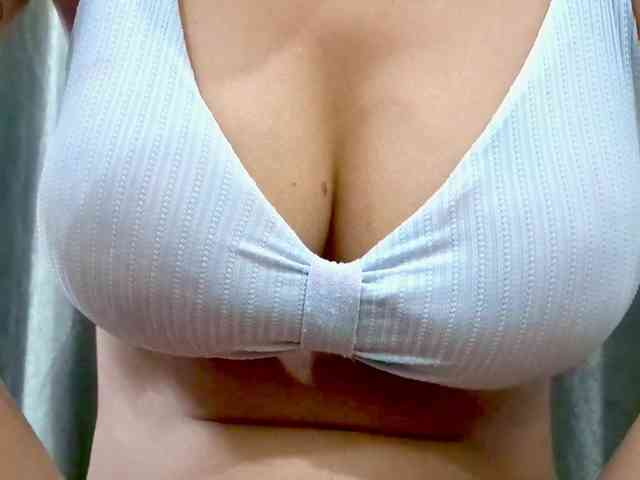 Nidhilove webcam