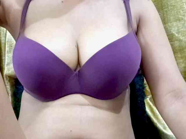 Nidhilove webcam