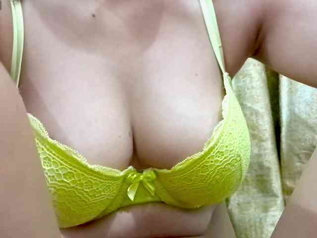 Nidhilove webcam