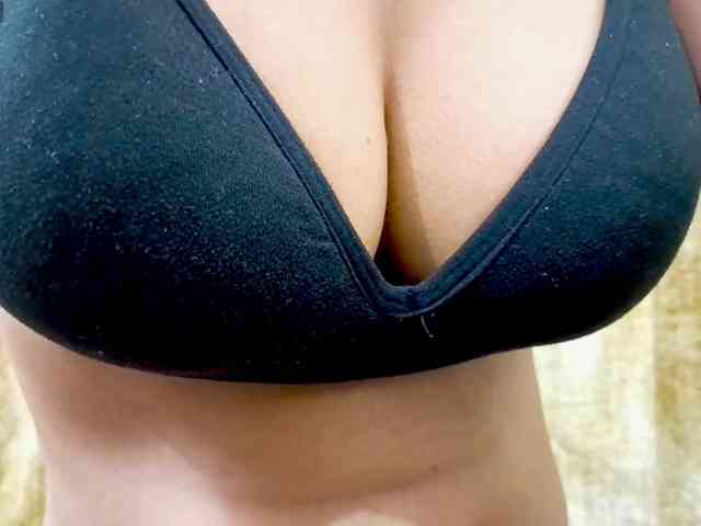 Nidhilove webcam