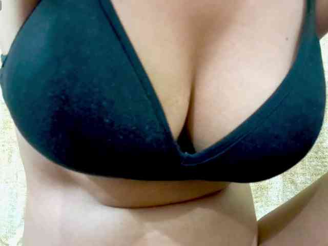 Nidhilove webcam