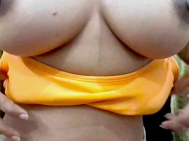 Nidhilove webcam