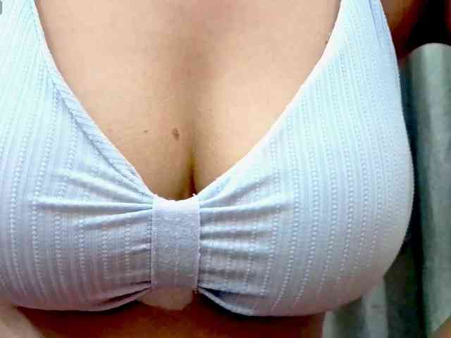 Nidhilove webcam