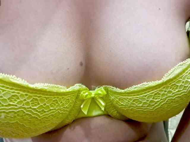 Nidhilove webcam
