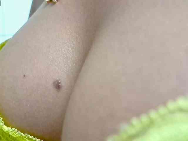 Nidhilove webcam