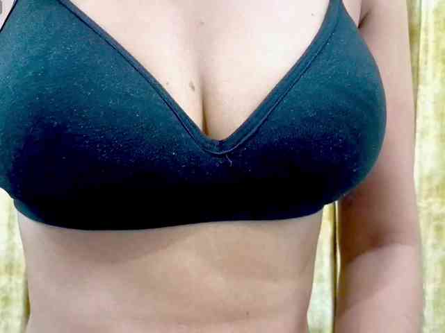 Nidhilove webcam