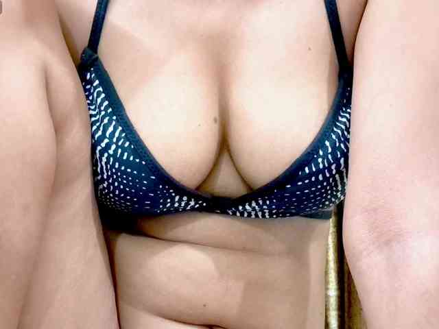 Nidhilove webcam