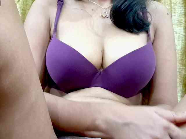 Nidhilove webcam