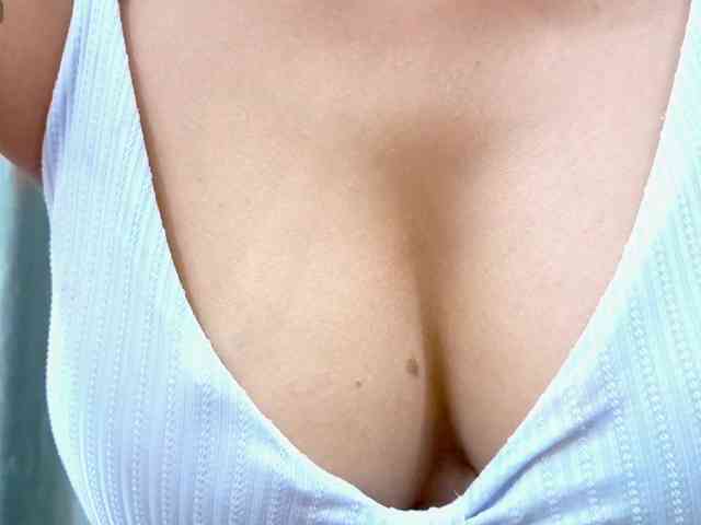 Nidhilove webcam