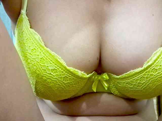 Nidhilove webcam