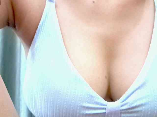 Nidhilove webcam