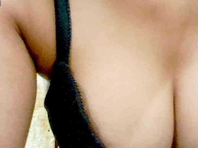 Nidhilove webcam