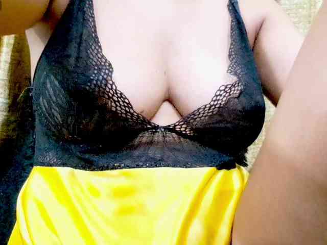Nidhilove webcam