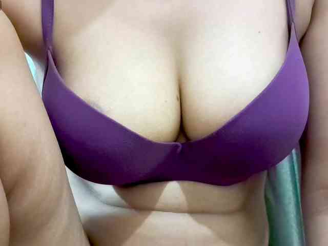 Nidhilove webcam