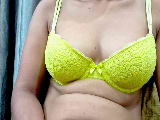 Nidhilove webcam