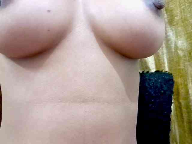 Nidhilove webcam