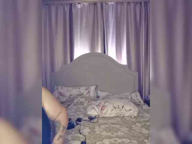 Her-Girl webcam