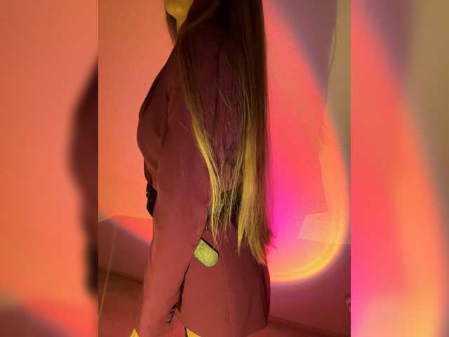 MalixaDool1's BongaCams show and profile