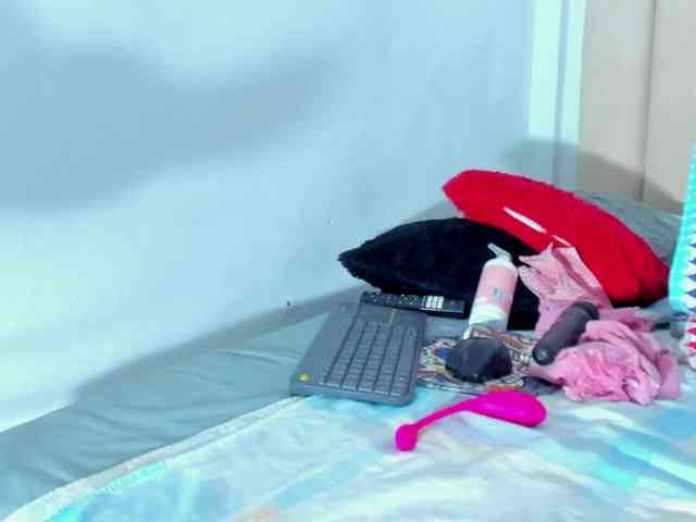 BellaMoakXX BellaMoakXX