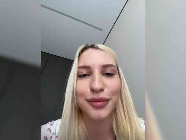 -Alexa-999- webcam
