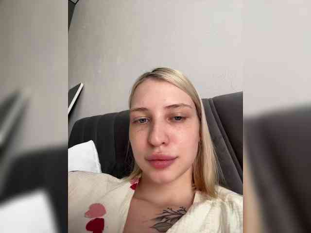 -Alexa-999- webcam