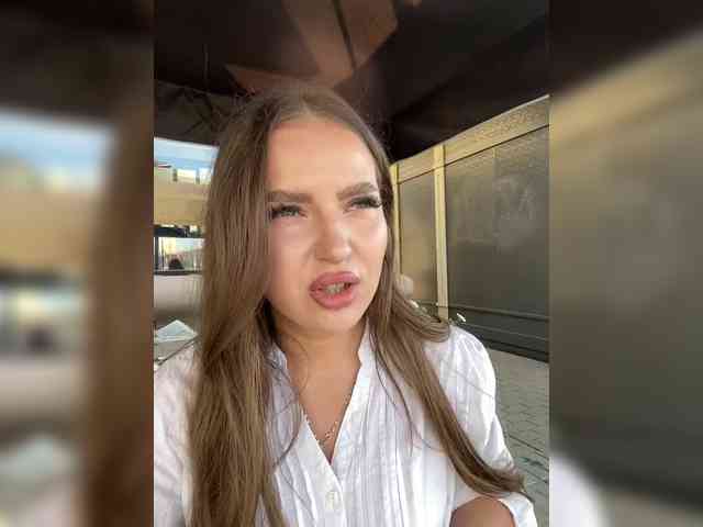 -Alexa-999- webcam