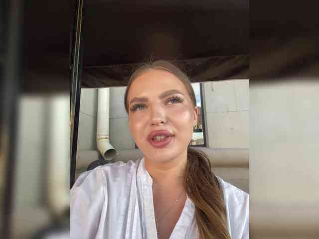 -Alexa-999- webcam