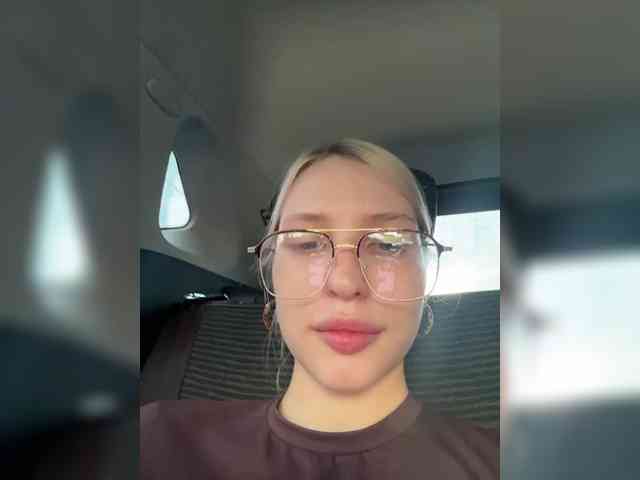 -Alexa-999- webcam