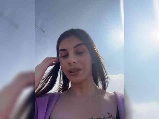 EvgeniyQWE55a Live Webcam on BongaCams