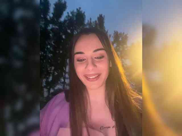 EvgeniyQWE55a Live Webcam on BongaCams
