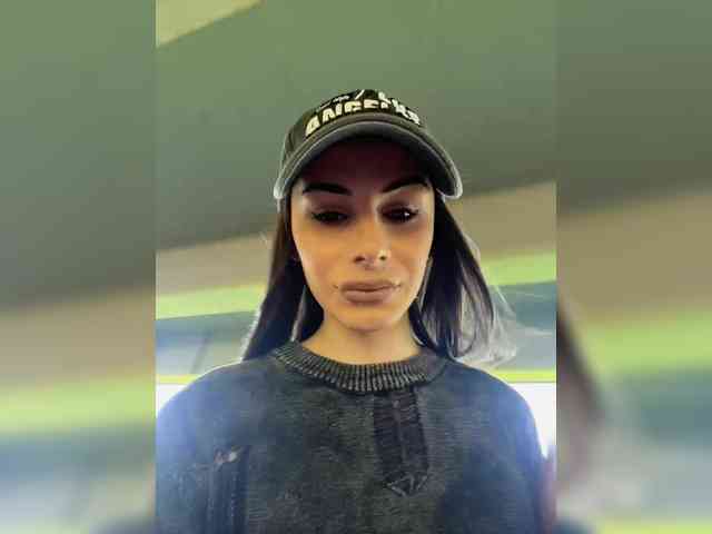 EvgeniyQWE55a Live Webcam on BongaCams