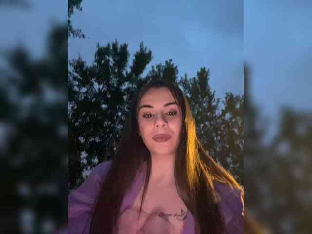 EvgeniyQWE55a Live Webcam on BongaCams