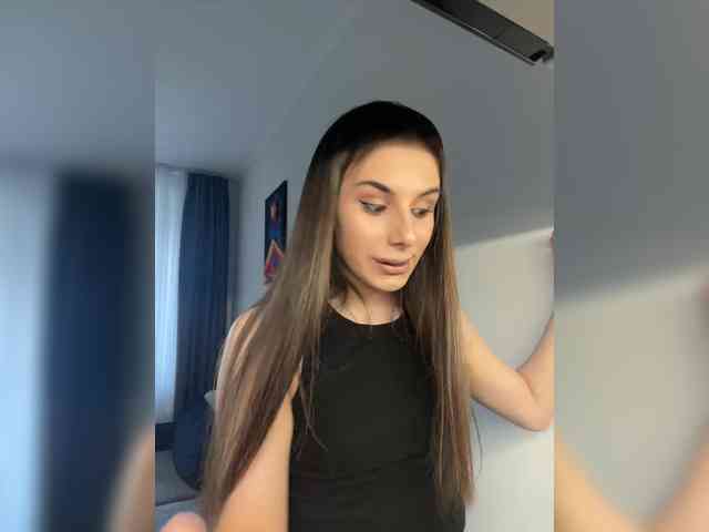 EvgeniyQWE55a Live Webcam on BongaCams
