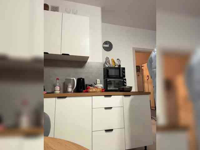 EvgeniyQWE55a Live Webcam on BongaCams