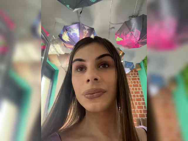 EvgeniyQWE55a Live Webcam on BongaCams
