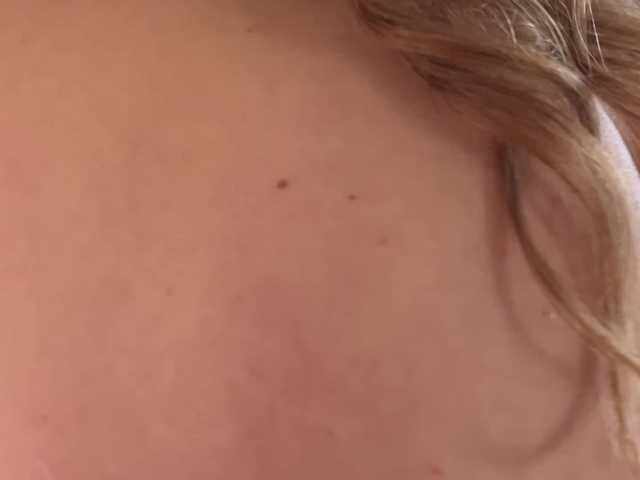 2CP's BongaCams show and profile