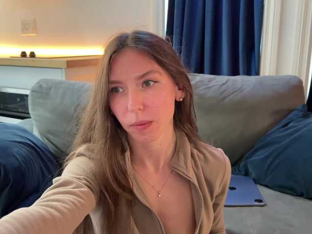 2CP's BongaCams show and profile