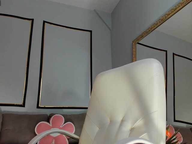 ElissaVibe's BongaCams show and profile